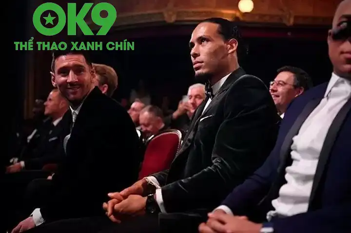 Messi đã giành chiến thắng trước van Dijk vào năm 2019 để giành QBV (Ảnh: SportBible) Messi đã giành chiến thắng trước van Dijk vào năm 2019 để giành QBV